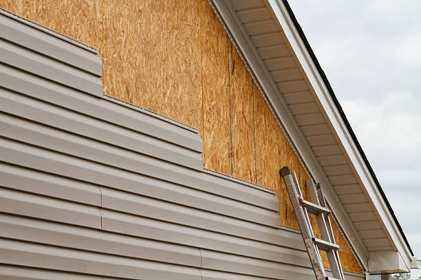 24/7 Emergency Vinyl Siding experts in Zirconia, NC